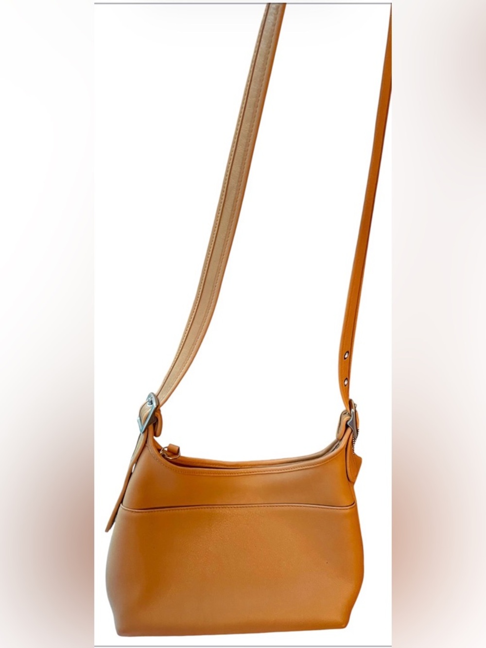 Vintage Coach Camel Legacy Zip
Hobo No. 9136 w/nickel
New without tags - Picture 8 of 16